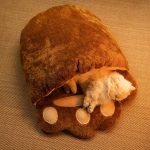 Unmatched Warmth Animal-Shaped Cat Bed - Chicken - Bear