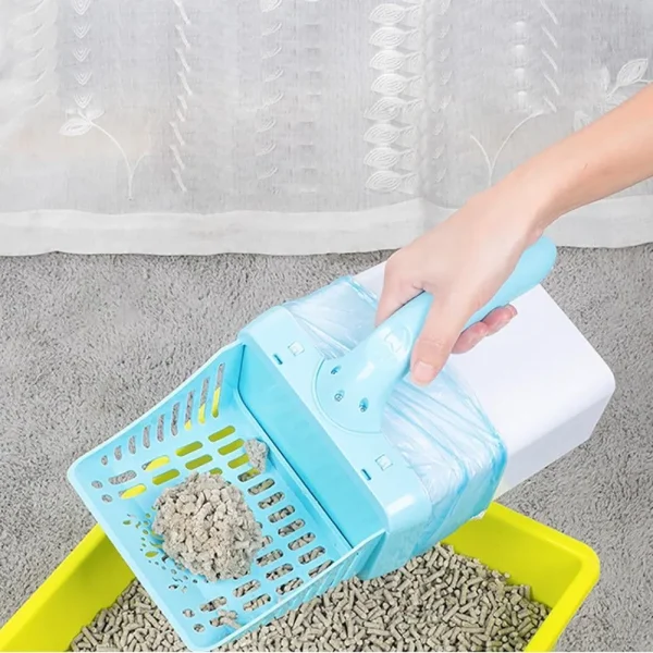 Cat Litter Box with Attached Litter Scoop