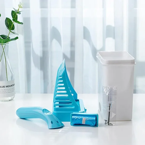 Cat Litter Box with Attached Litter Scoop